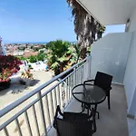 Yanna Studios & Apartments