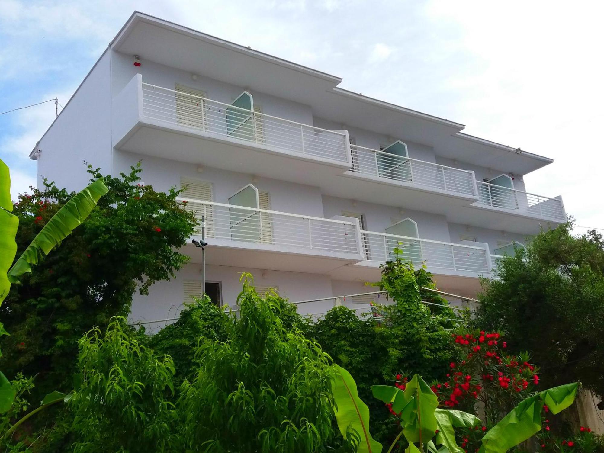 Apartment Yanna &