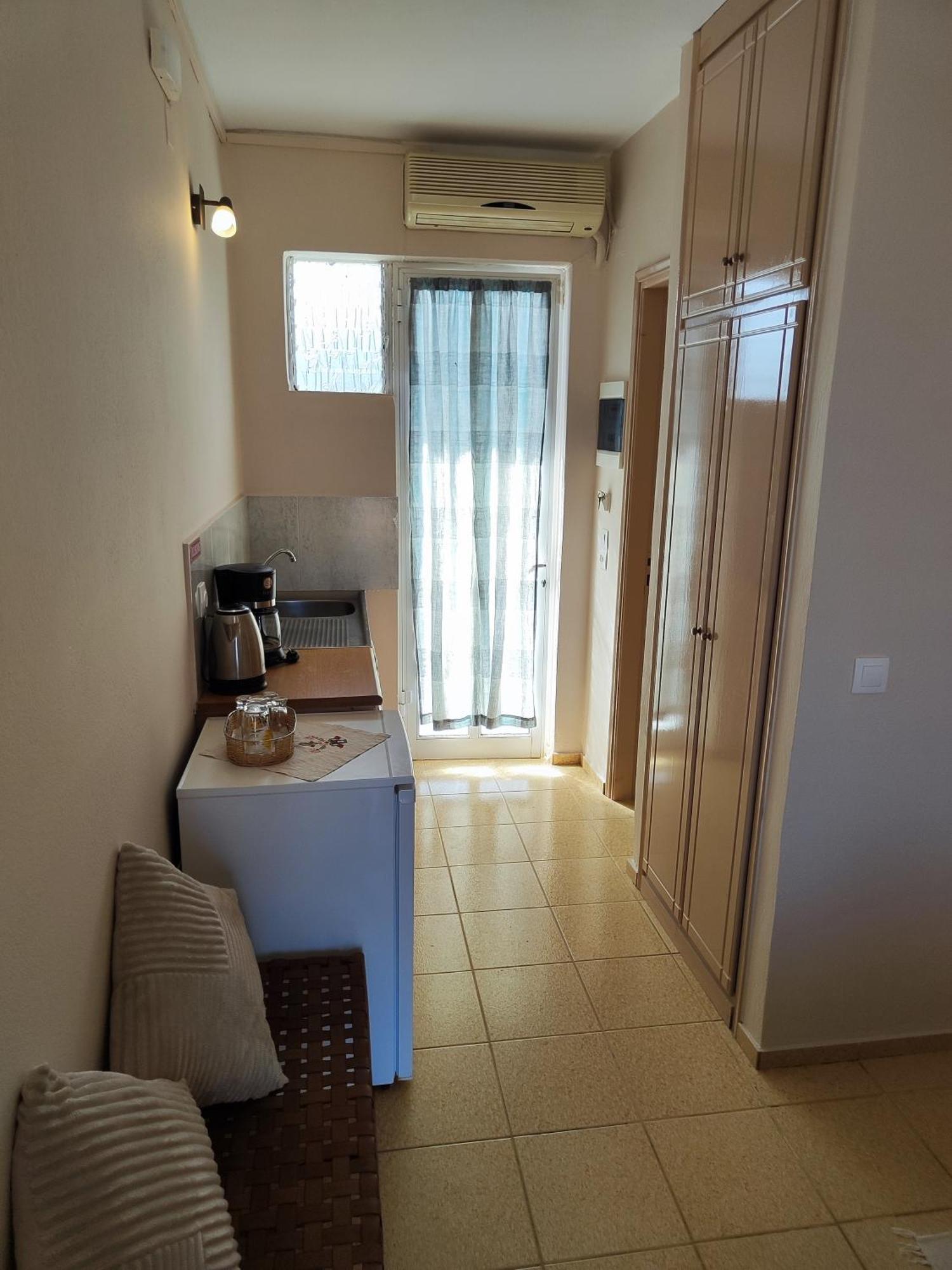 Yanna & Apartment Planos