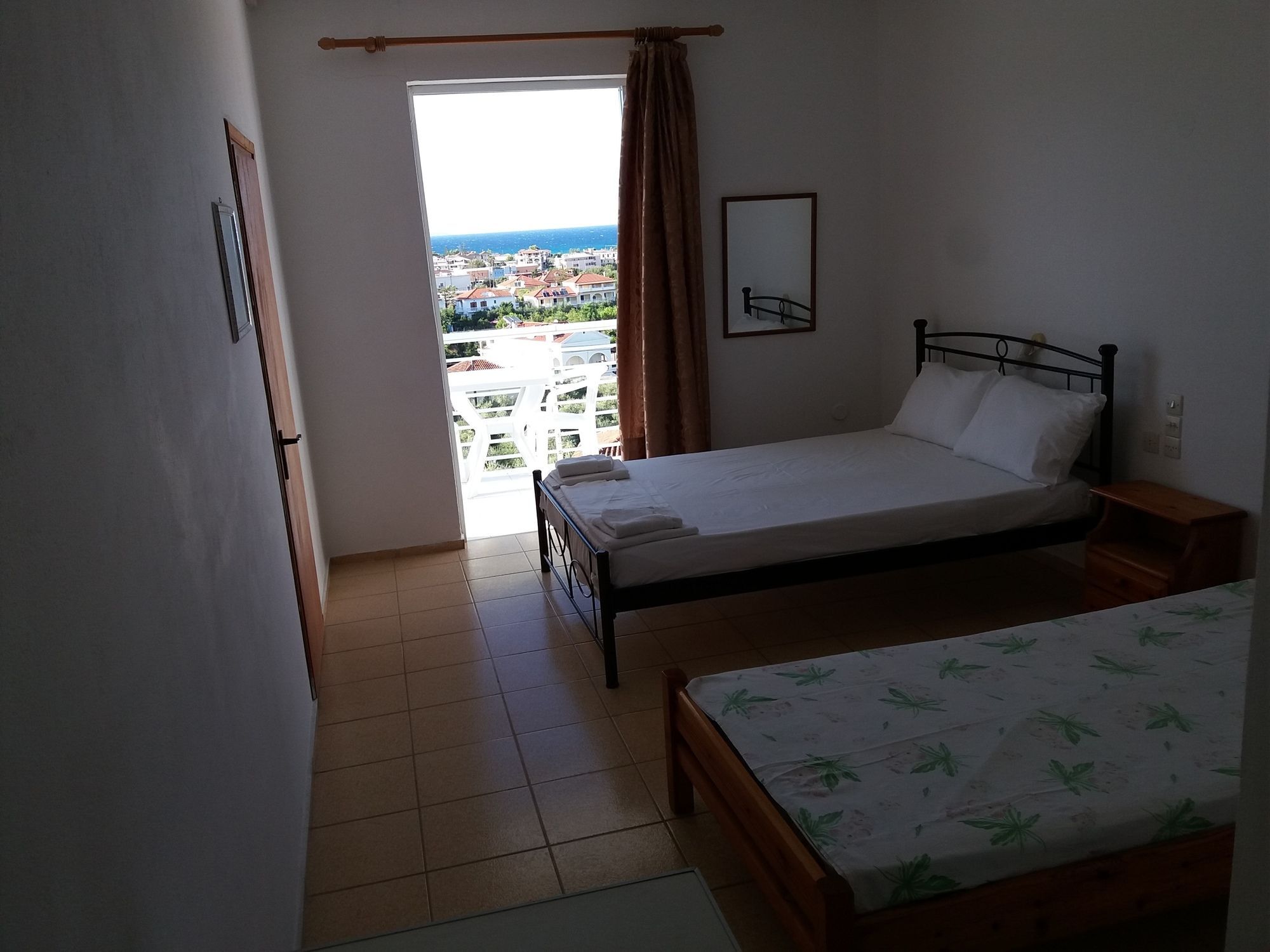 Apartment Yanna & Planos